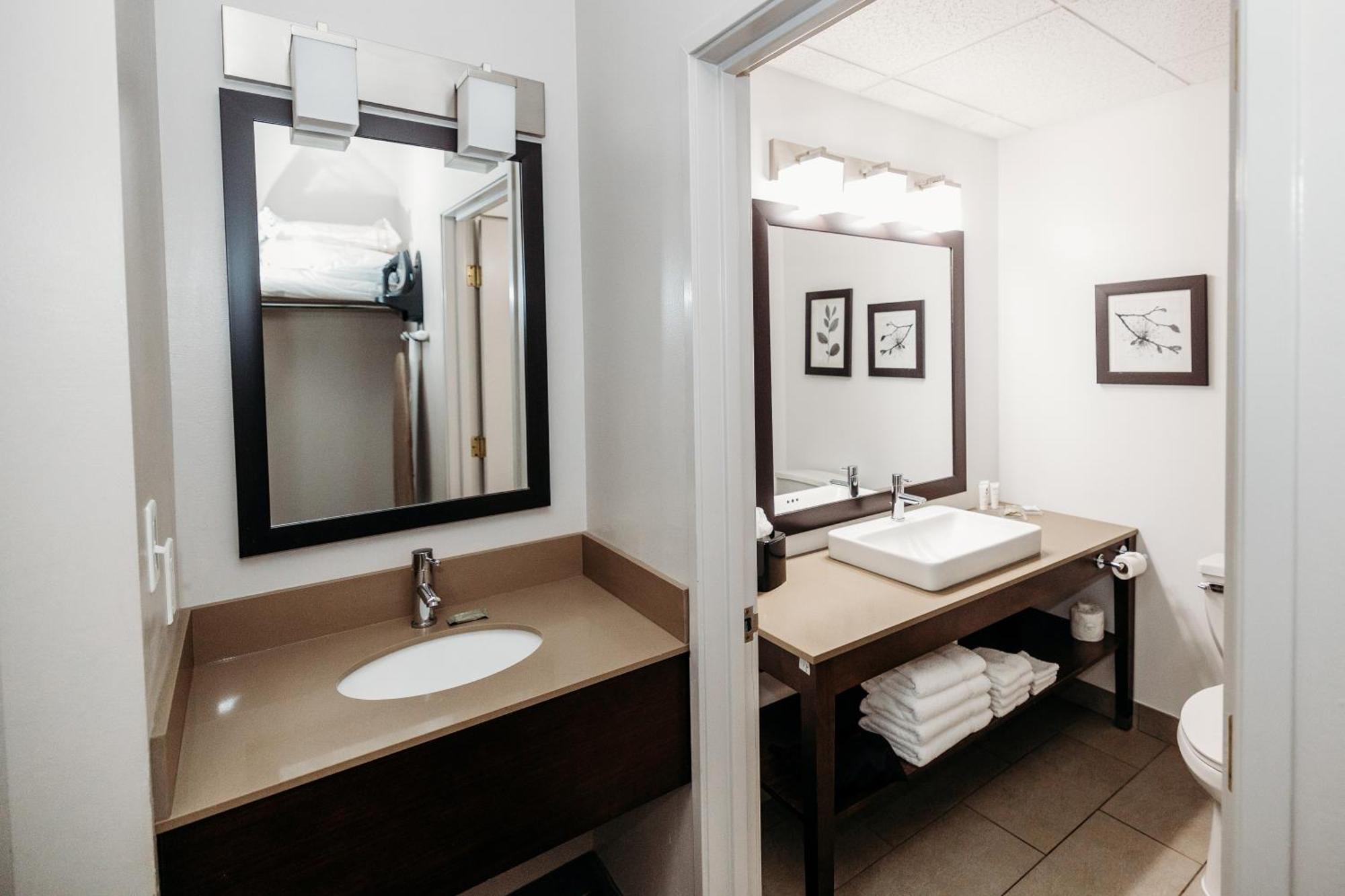 Parkview & Suites, Lancaster Amish Country, Pa
